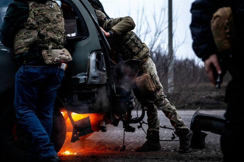 Auto colpita dal drone