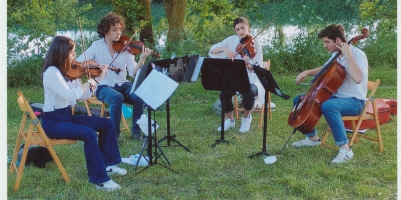 Il concerto dello scorso anno alla Cascatina dei Bastioni lungo la Sieve.