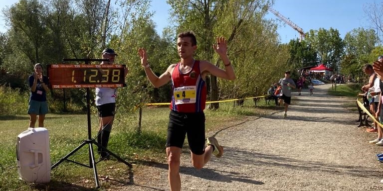 Un momento della mezza maratona di Signa 