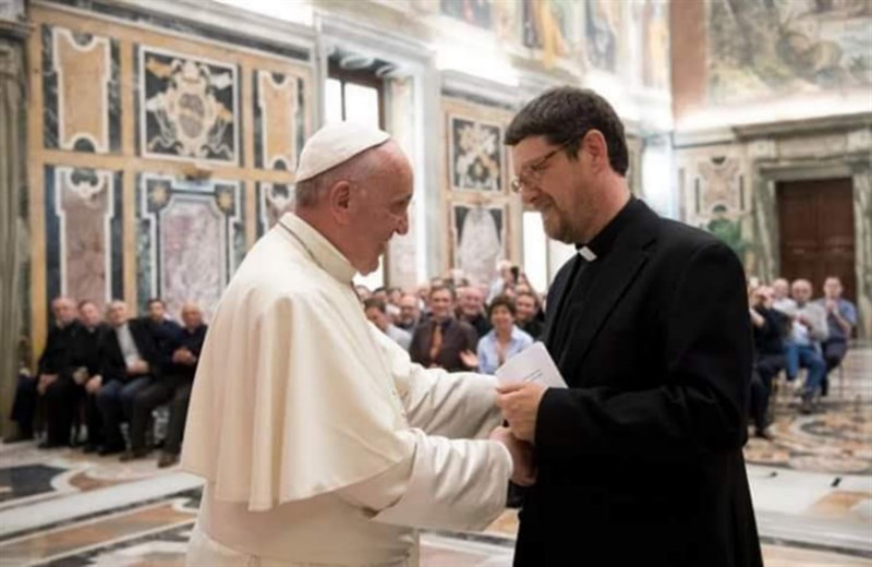 Don Luca Mazzinghi con il Papa