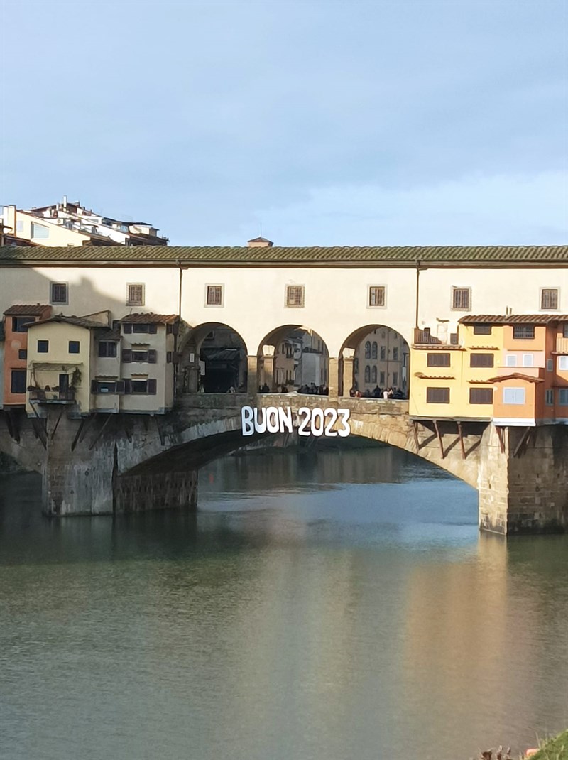 Il benvenuto al 2023 dal Ponte Vecchio