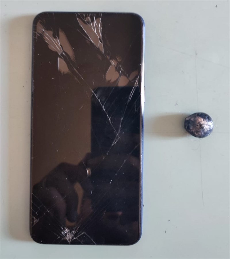 Il telefono sequestrato