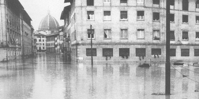 Firenze si risveglia così il 4 novembre del 1966