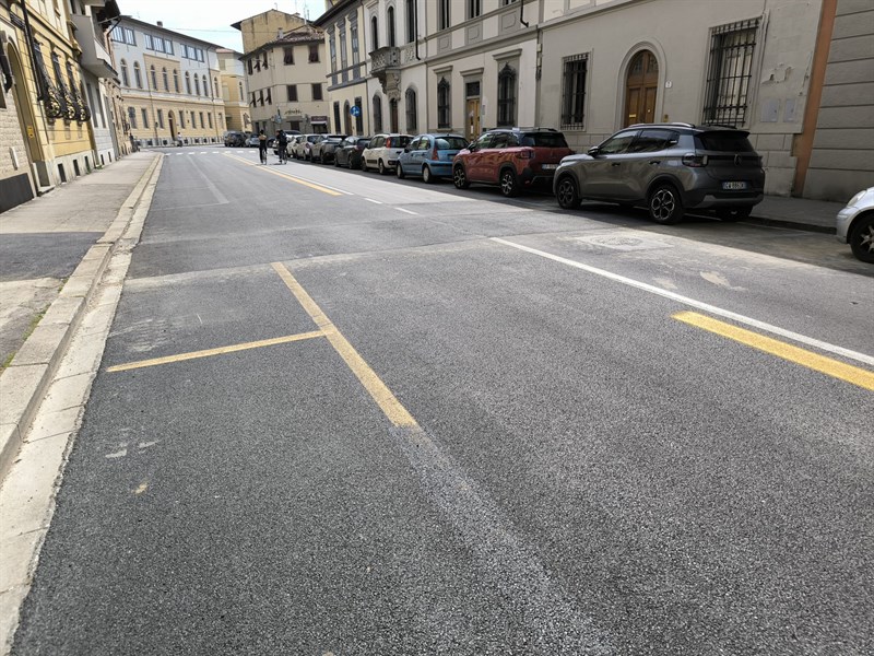 via Tommaso Campanella e le curiose strisce...