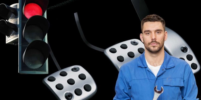 Frizione al semaforo: l'allarme del meccanico