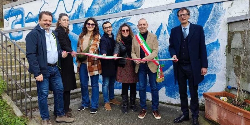 L'inaugurazione di uno dei due murales