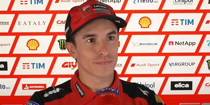 Bagnaia e Marquez increduli(credit youtube@SkysportmotoGp)-okmugello.it