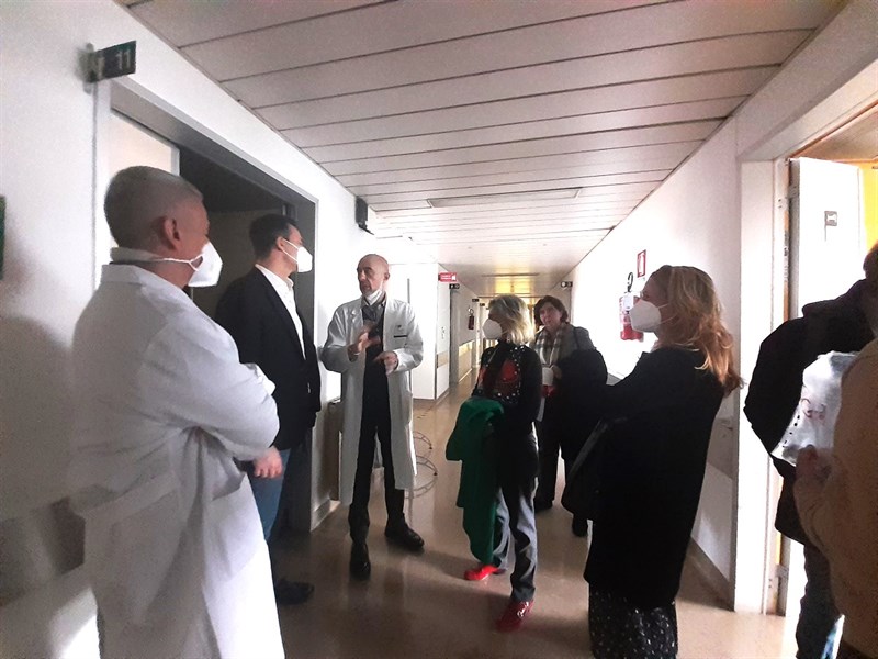 Il direttore di presidio Simone Naldini con i direttori aziendali