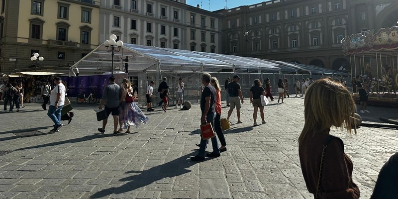 Dopo piazzale Michelangelo ecco "l'occupazione di piazza della Repubblica