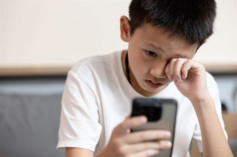 smartphone e malattie del cervello: gli adolescenti sempre più dipendenti
