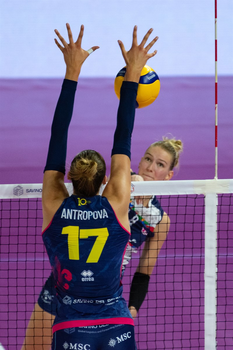 Savino Del Bene Volley e Il Bisonte Firenze in una azione di gioco del Derby Fiorentino.