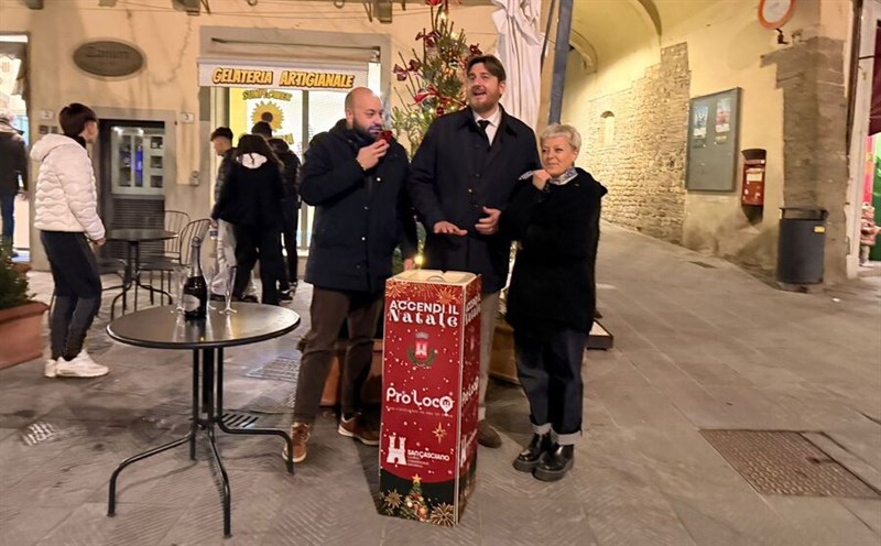Luminarie accese a San Casciano