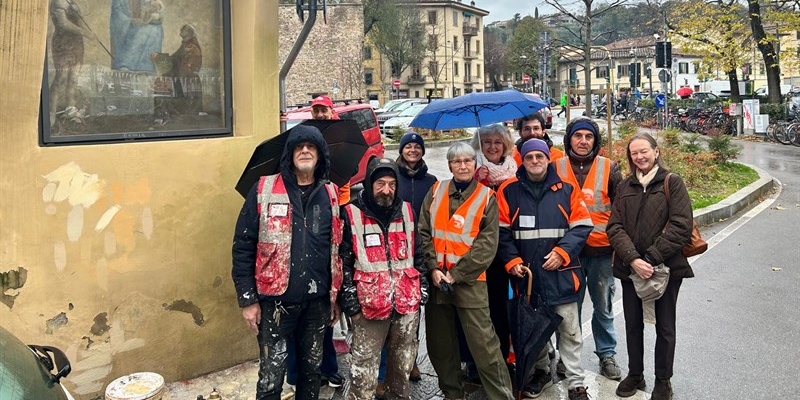 Gruppo davanti al tabernacolo