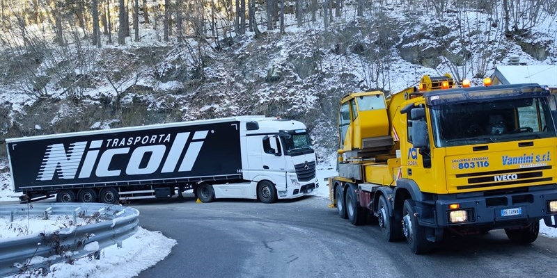 Guasto ad un mezzo pesante. Difficoltà alla circolazione sul Muraglione