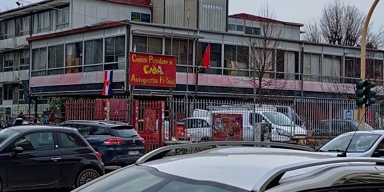 La bandiera della ex Jugoslavia esposta al Cpa