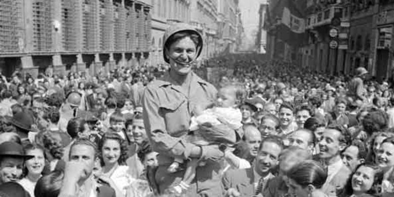 11 agosto 1944.  Firenze dopo giorni aspri e difficili è finalmente libera