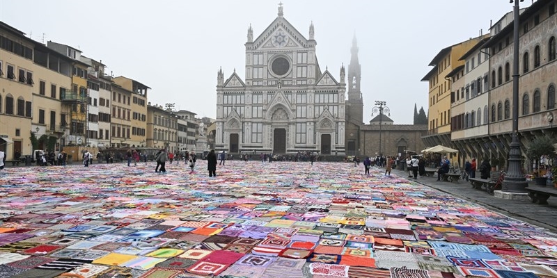 Piazza Santa Croce con le coperte