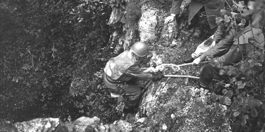 Recupero corpi foibe