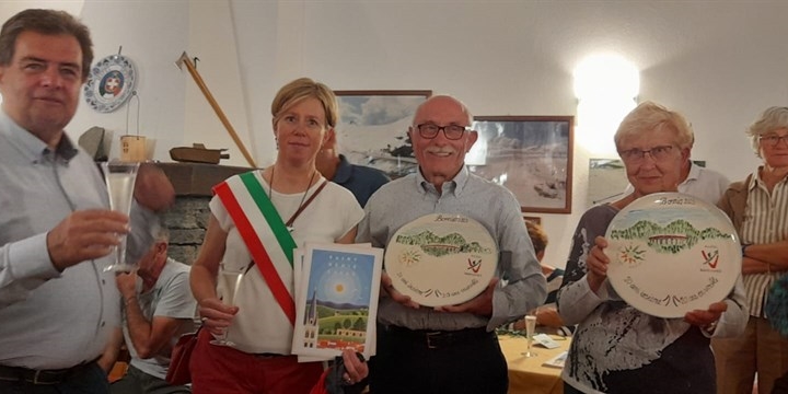 Trekking, un'amicizia lunga 20 anni: festeggiato il gemellaggio fra il gruppo GEO di Pontassieve e i camminatori di Saint Genis Laval