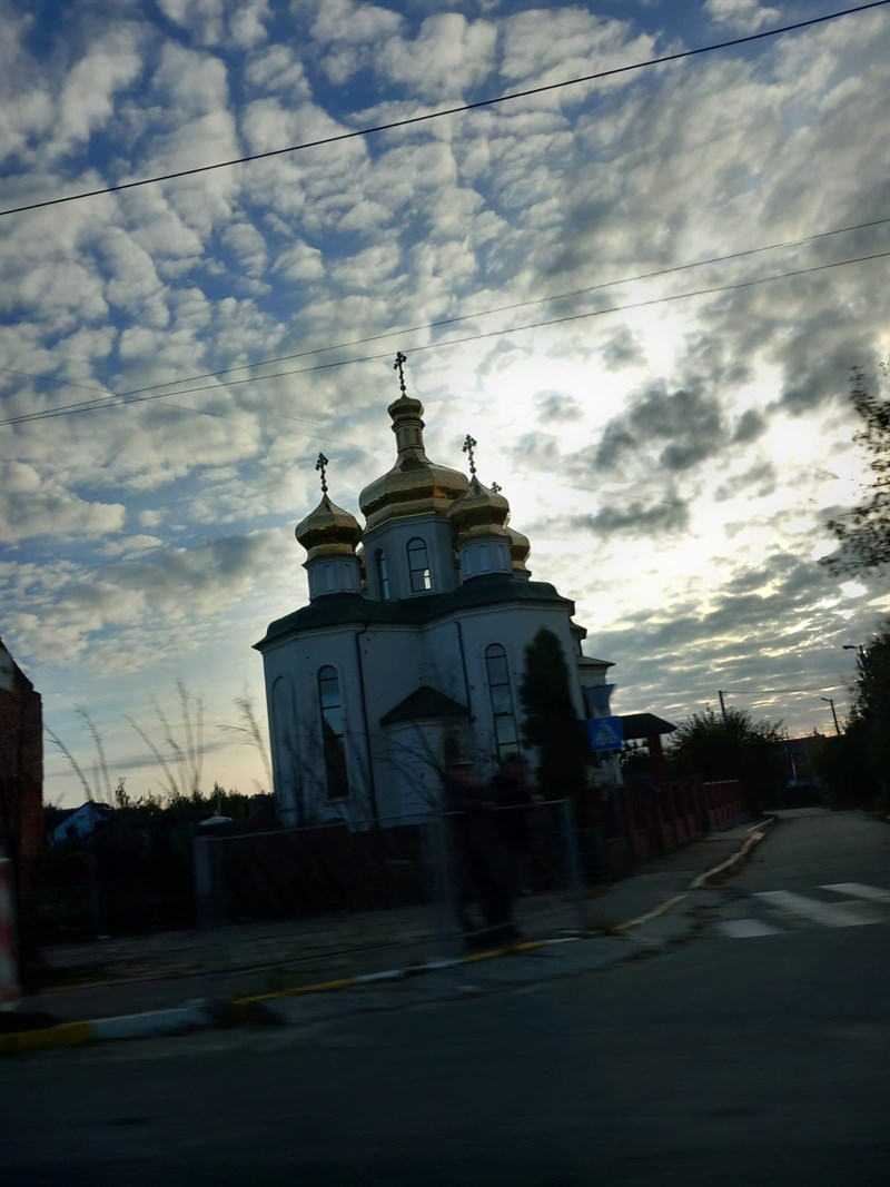 Oltre alla volontà per ricostruire, le cicatrici della guerra sono ben presenti