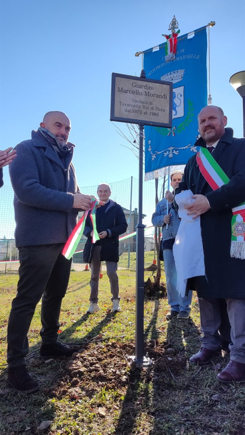 La cerimonia dell'intitolazione del campetto