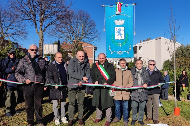 La cerimonia dell'intitolazione del campetto