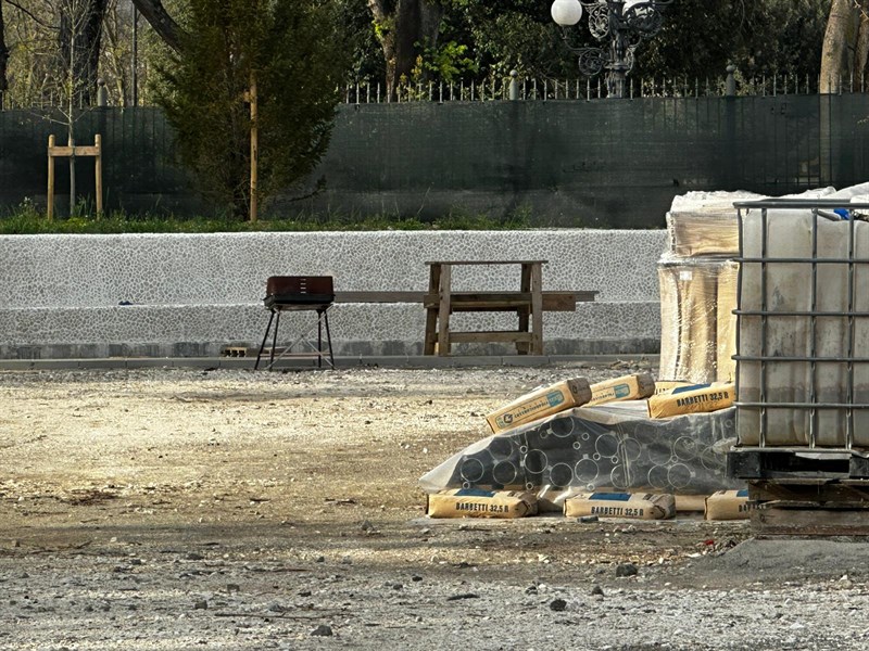 Un barbecue all'interno del cantiere