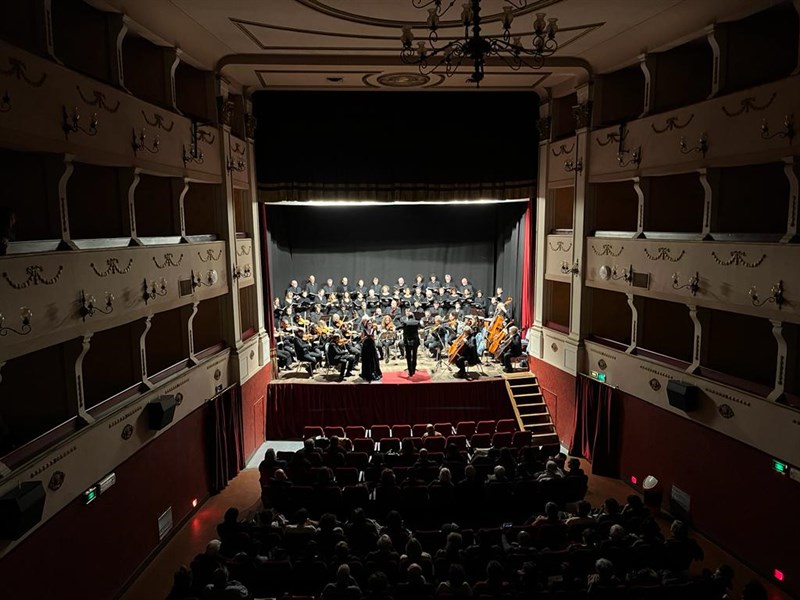 Orchestra al teatro Giotto