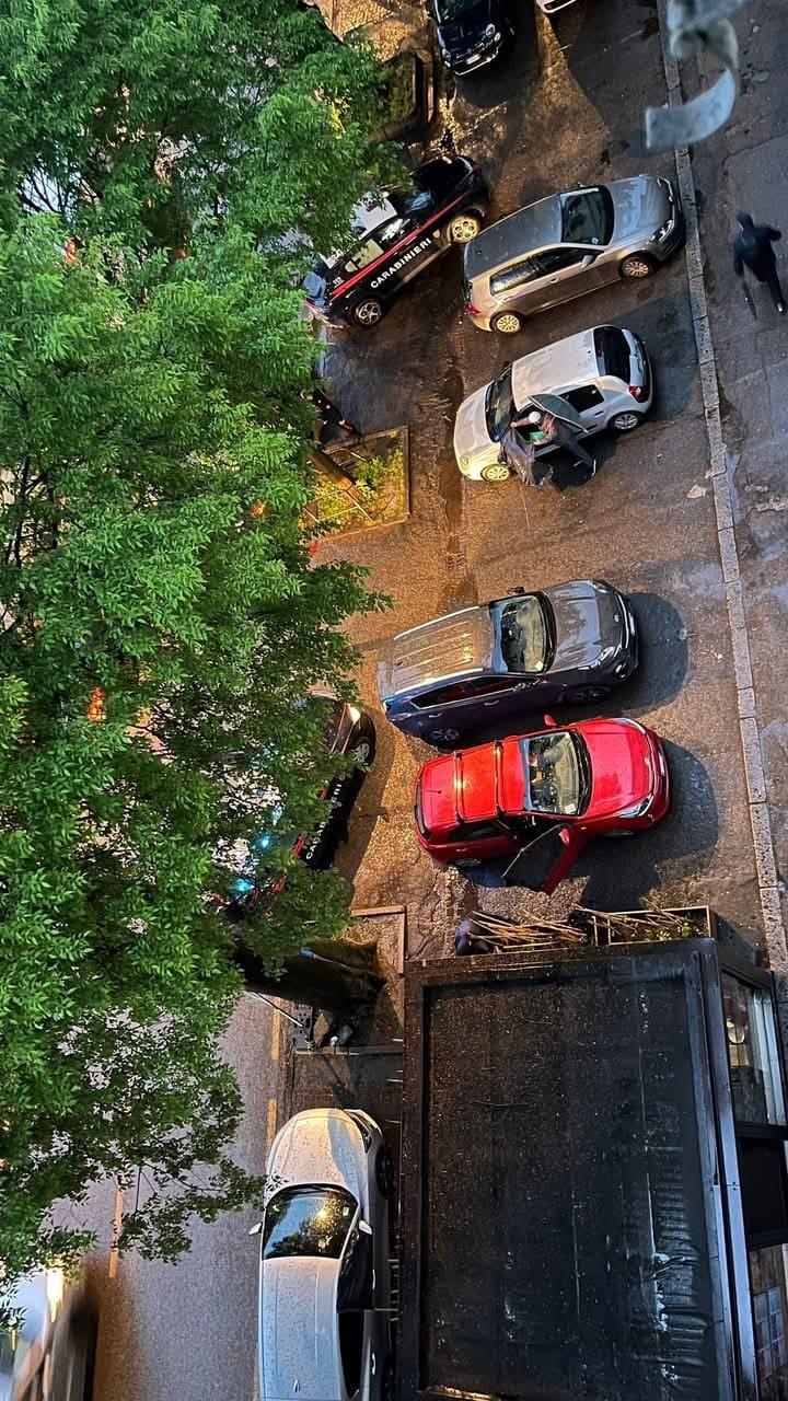 Spaccate in viale Gramsci