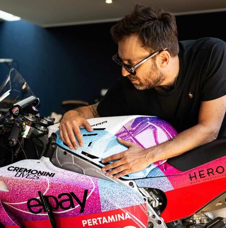 Cesare Cremonini con la Vr46