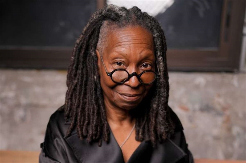 Whoopi Goldberg, ruolo centrale a Un Posto al Sole (www.okmugello.it - X Pop Tingz)