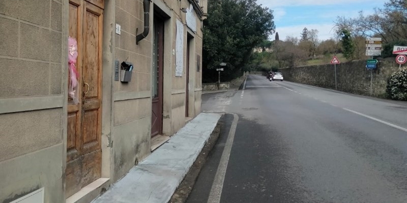 Il marciapiede dove si deve intervenire