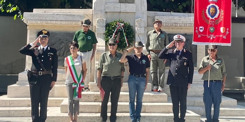 La deposizione dell'omaggio ai caduti