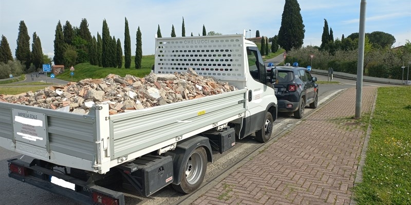 Gestione rifiuti, a Reggello controlli a due cantieri edili: impresa sanzionata per migliaia di euro