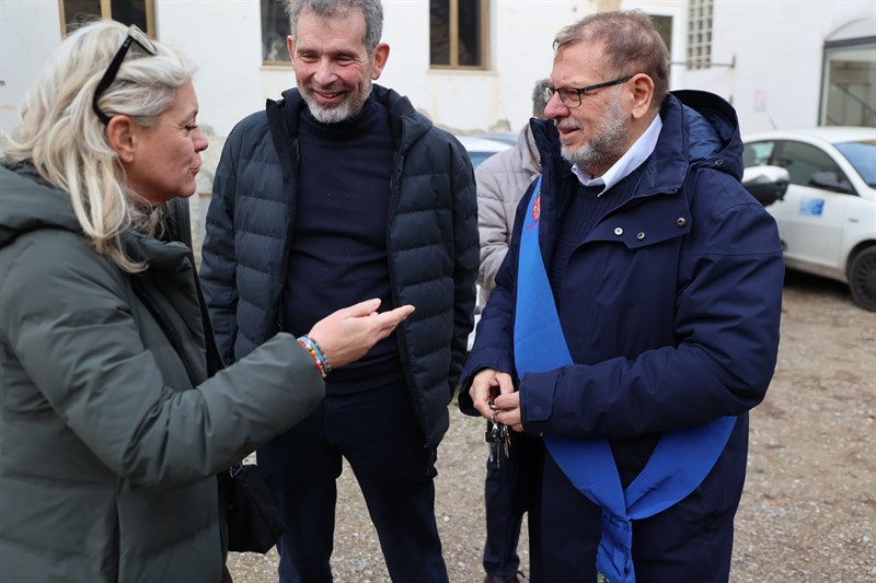 Nuovo plesso scolastico Cubo IIS Cellini Firenze - da sx Geom. Chiara Milli, Gianni Camici Dirigente scolastico e Massimo Fratini Consigliere delegato edilizia scolastica