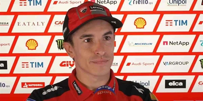 Marquez lo fa ancora, smacco a Valentino Rossi