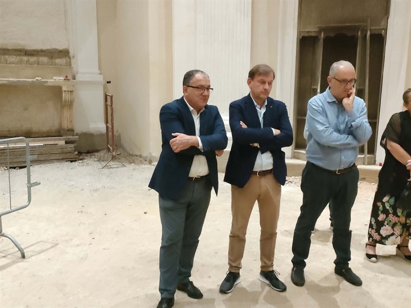 Da sinistra Paolo Raffini (Presidente del C.d’am. del Banco di Credito  Fiorentino), il sindaco Federico Ignesti e l’assessore Marco Casati 