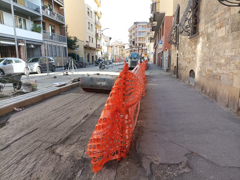 i lavori in corso in via Scipione Ammirato