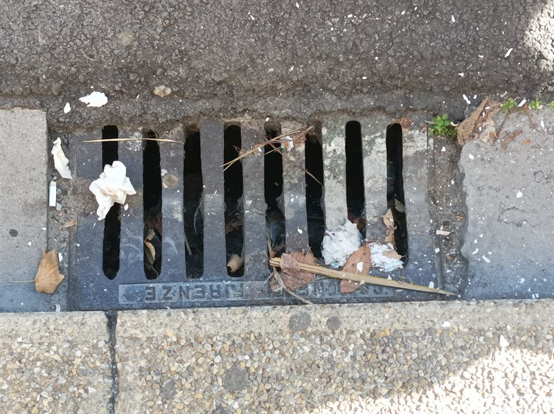 le caditoie ostruite non solo in via Scipione Ammirato