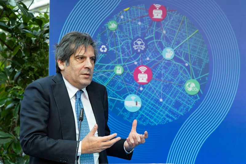 La presentazione del cassonetto intelligente