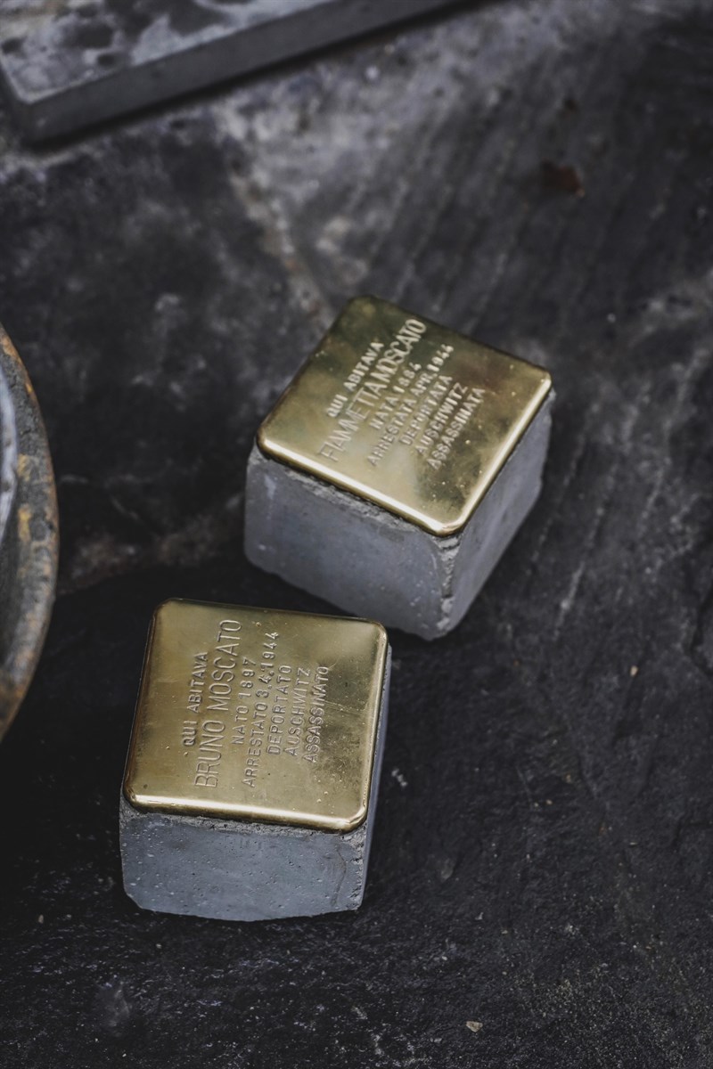 Posa delle pietre d'inciampo