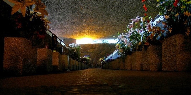 1944 - Eccidio delle Fosse Ardeatine. Nella foto l'interno del sacrario