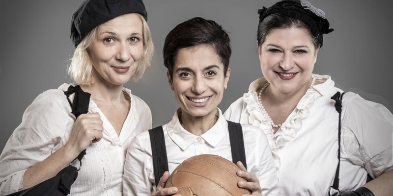Teatro, al Corsini grandi applausi per Rossana Mola, Rita Pelusio e Federica Fabiani in "Giovinette"
