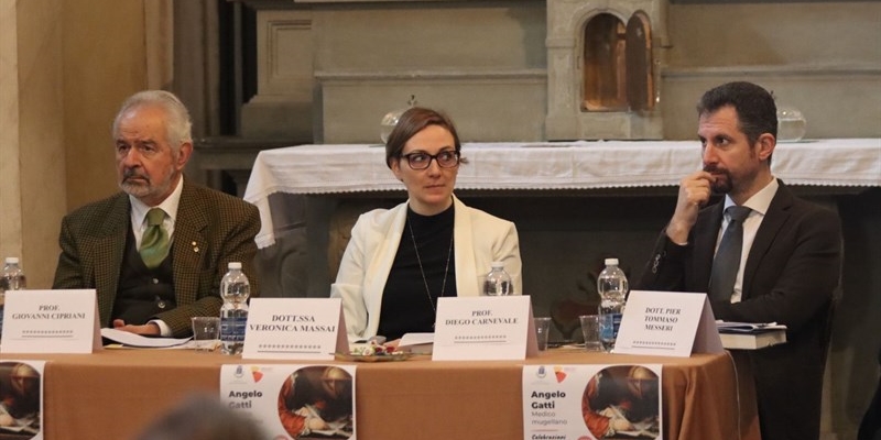 La dott. Veronica Massai fra il Prof. Giovanni Cipriani e il Prof. Diego Carnevale.