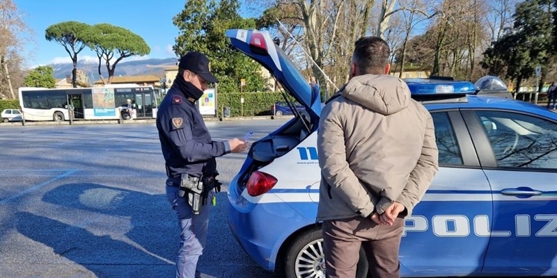 Sicurezza degli automobilisti sulle strade fiorentine: intensificati i controlli della Polizia di Stato in vista dell’arrivo dell’estate