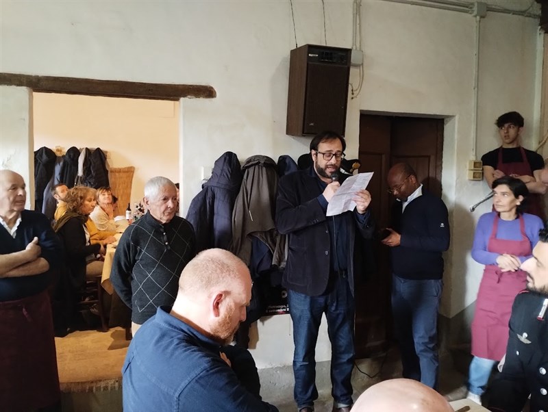 Un momento del pranzo dei Bifolchi