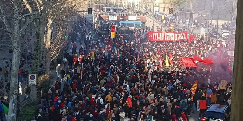 In migliaia alla manifestazione Gkn. Traffico caos e Giani contestato