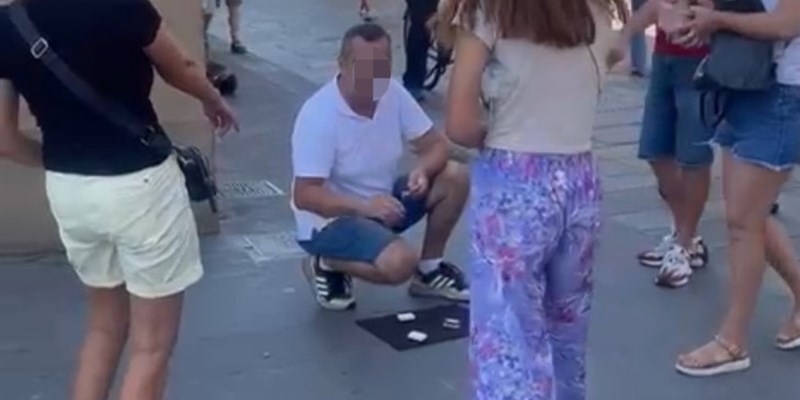 Truffatore in azione a Firenze