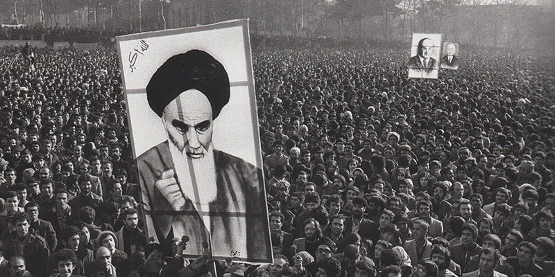 1979 - L'Iran diventa una repubblica islamica (46 anni fa)