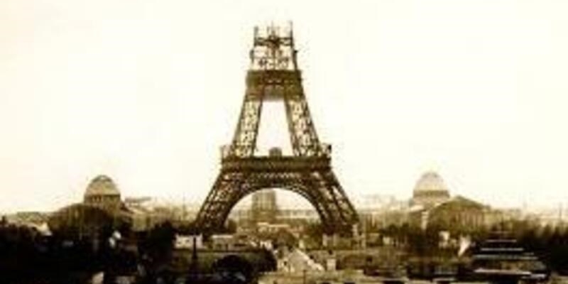 1889 - Inaugurata la Torre Eiffel (136 anni fa)